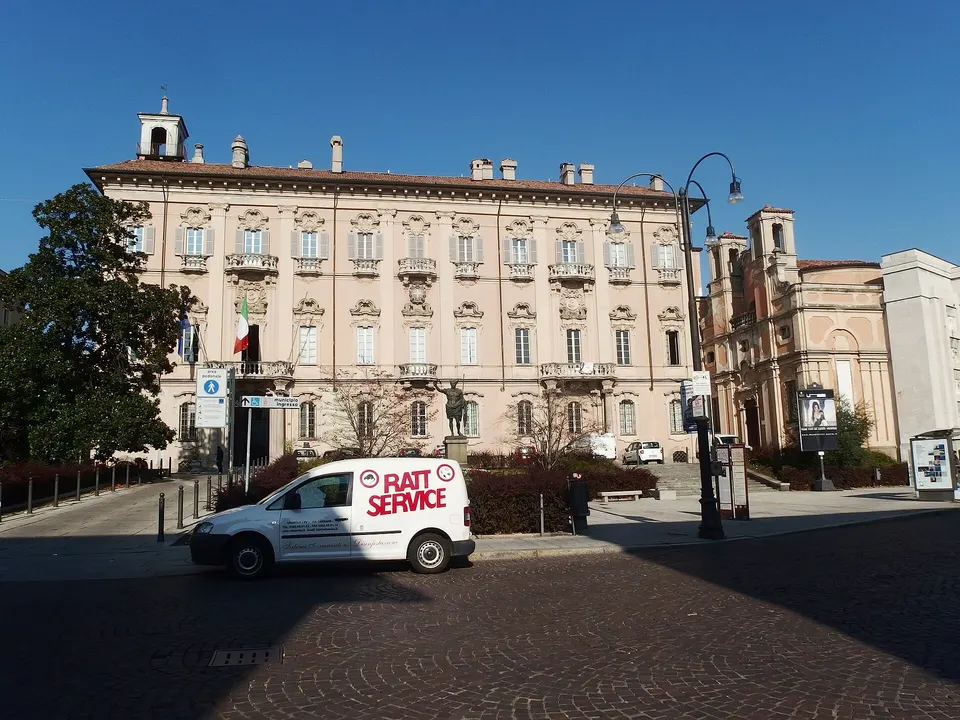 Pavia, Piazza Municipio