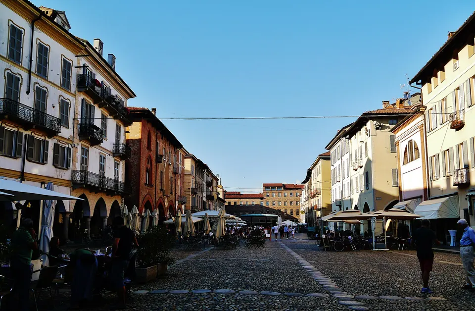 Pavia Piazza della Vittoria